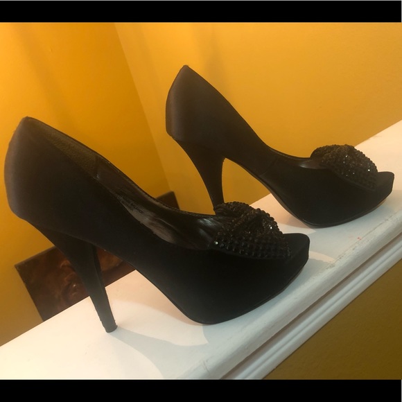 Steve Madden Black Rhinestone Bow Heels - Picture 4 of 4